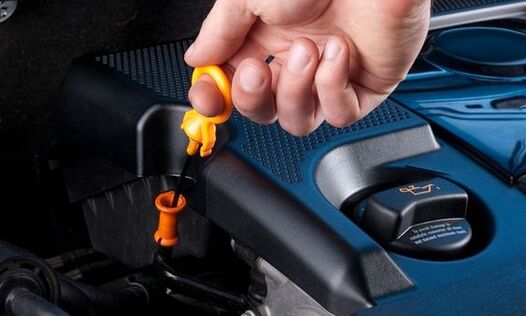 Conventional vs Synthetic Blend vs Full Synthetic Oil Choosing the Right Option for Your Vehicle