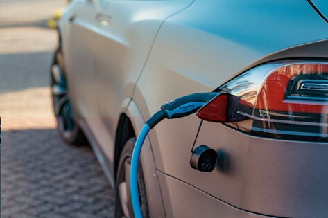 Save Big on Electric Car Battery Replacement: Insider Tips & Costs