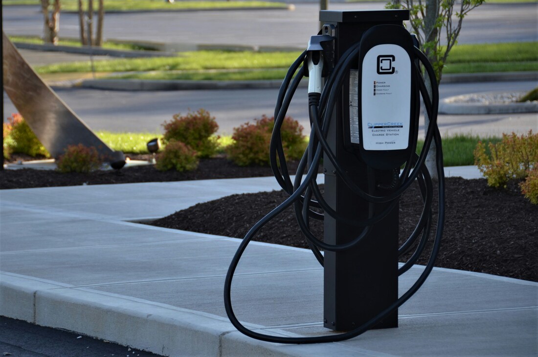 Electric Vehicles vs. Traditional Cars: Unveiling the Ultimate Comparison for Automotive Evolution