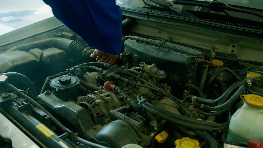 Keep Your Engine Happy: Spotting and Fixing a Faulty Oil Pressure Sensor