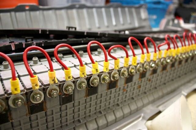 How to Perform an Insulation Resistance Test on Hybrid Systems: A Complete Guide for Technicians