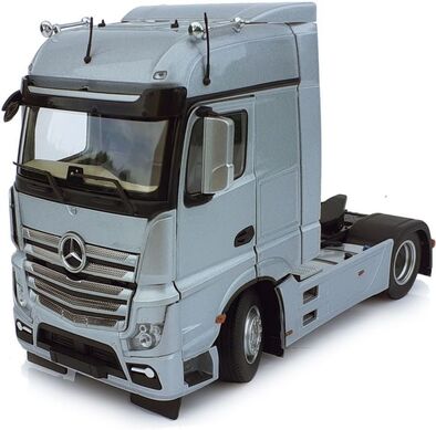 Mercedes-Benz Trucks: Models, Engines & Performance