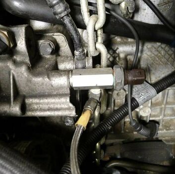 Engine Oil Pressure Sensor Maintaining Optimal Performance and Protecting Your Vehicle