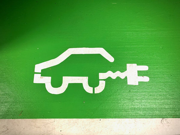 Revolutionizing Your Ride: A Friendly Guide to the Top Electric Vehicle Trends in 2023