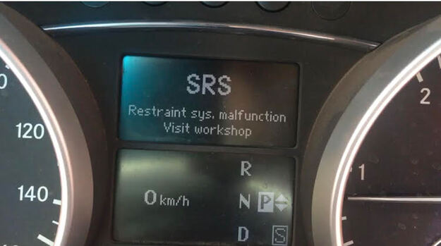 Troubleshooting Mercedes-Benz SRS Airbag Light Flashing: Causes and Solutions