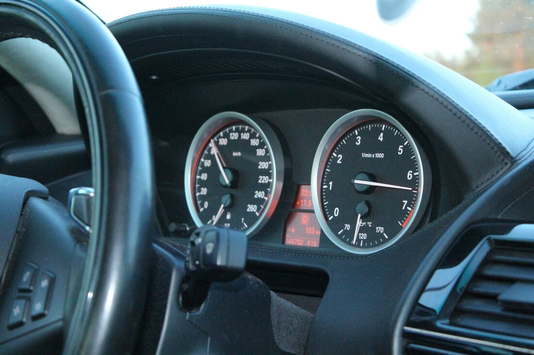 Why Your Car Won’t Accelerate but RPMs Keep Rising: Common Causes and Fixes